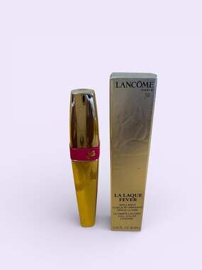 Lancôme LA LAQUE
FEVER
BRILLANCE
COULEUR VIBRANTE
TENUE ULTIME
ULTIMATE LASTING
